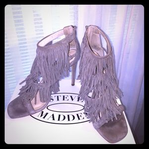 Steve Madden “Fringly” sandals
